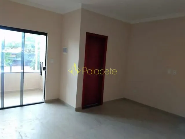 Casa à venda, no bairro Parque Senhor do Bonfim em Taubaté