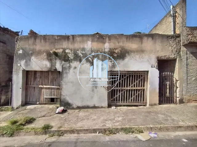 Casa com 275m² 7 quartos e 3 banheiros, à venda, no bairro Jardim Esplanada em Pouso Alegre