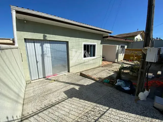 Casa com 300m² 3 quartos e 2 banheiros, à venda, no bairro Boa Vista em Ponta Grossa