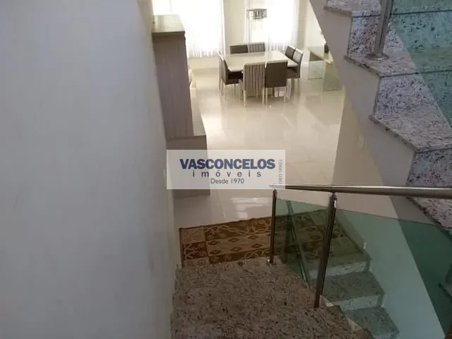 Casa com 450m² 4 quartos e 5 banheiros, à venda, no bairro Urbanova em São José dos Campos