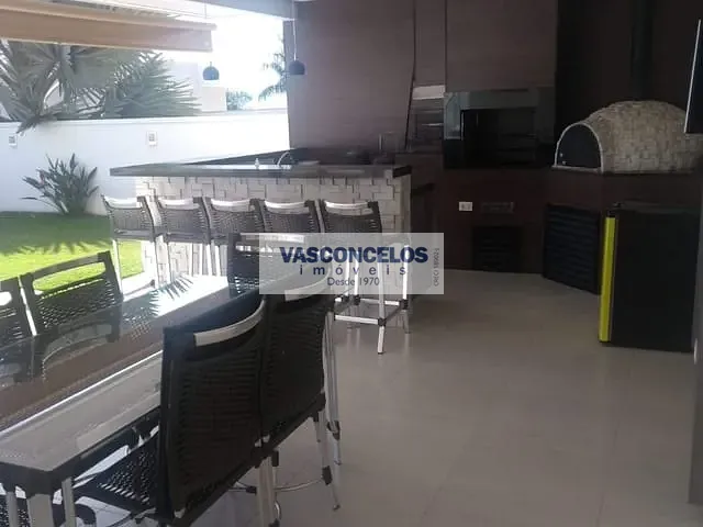 Casa com 450m² 4 quartos e 5 banheiros, à venda, no bairro Urbanova em São José dos Campos