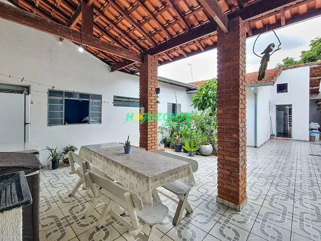 Casa com 231m² 3 quartos e 2 banheiros, à venda, no bairro Conjunto Residencial Trinta e Um de Março em São José dos Campos