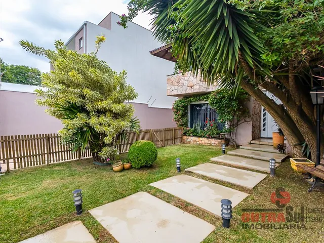 Casa 3 quartos e 3 banheiros, à venda, no bairro Capão Raso em Curitiba