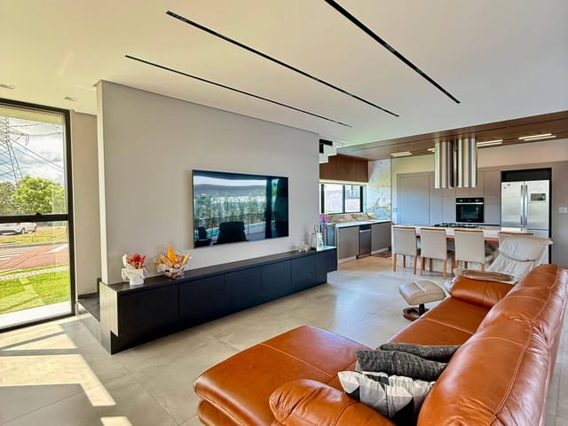 Casa com 421m² 4 quartos e 6 banheiros, à venda, no bairro Jardim Carvalho em Ponta Grossa