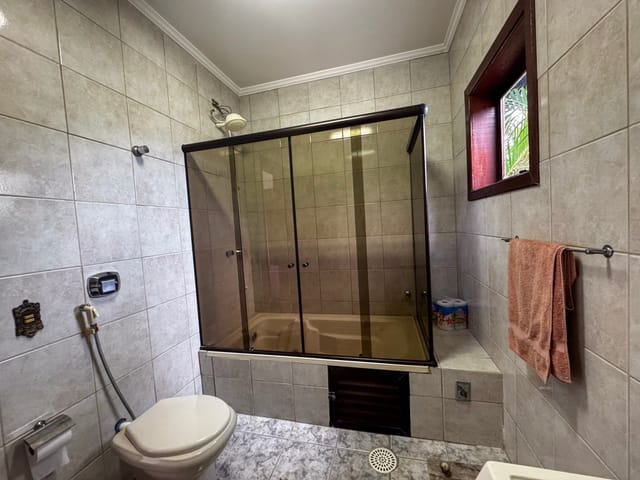Casa com 500m² 4 quartos e 7 banheiros, à venda, no bairro Centro em Bertioga