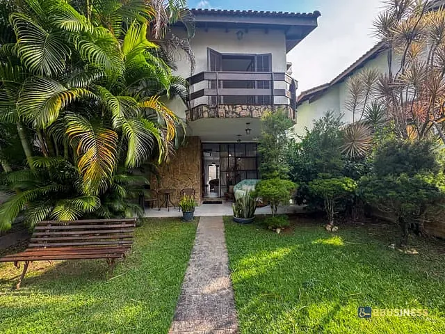 Casa com 500m² 4 quartos e 7 banheiros, à venda, no bairro Centro em Bertioga