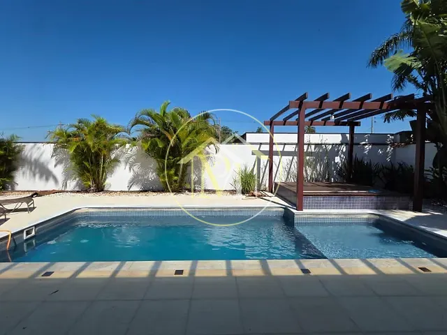Casa com 720m² 4 quartos e 5 banheiros, à venda, no bairro Chacara Santa Terezinha em Araçoiaba da Serra