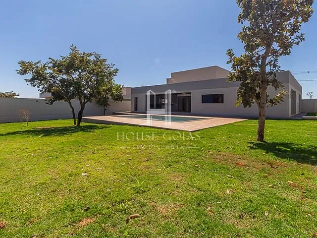 Casa com 1000m² 4 quartos e 6 banheiros, à venda, no bairro Estância Vargem Bonita em Senador Canedo