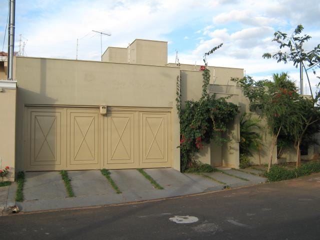 Foto do Casa - Casa à venda 3 Quartos, 1 Suite, 2 Vagas, 400M², Jardim São Bento, Uberaba - MG | ZUCATO IMOBILIARIA LTDA