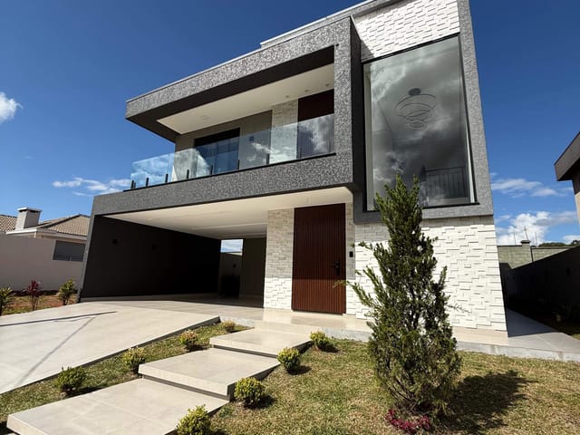 Casa com 295m² 3 quartos e 4 banheiros, à venda, no bairro Jardim Carvalho em Ponta Grossa