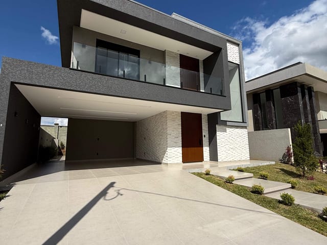 Casa com 295m² 3 quartos e 4 banheiros, à venda, no bairro Jardim Carvalho em Ponta Grossa