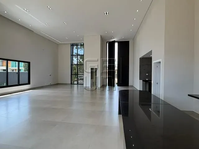 Casa com 700m² 4 quartos e 5 banheiros, à venda, no bairro Jardim Tarobá em Cambé