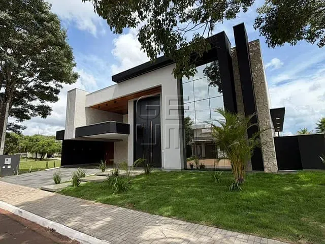 Casa com 700m² 4 quartos e 5 banheiros, à venda, no bairro Jardim Tarobá em Cambé