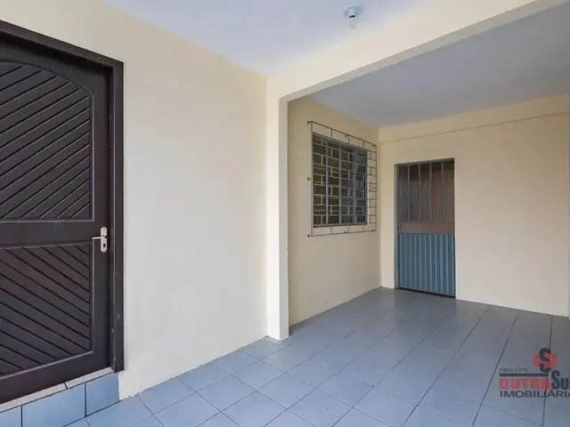 Casa com 442m² 3 quartos e 3 banheiros, para alugar, no bairro Xaxim em Curitiba