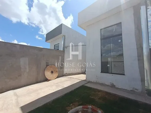 Casa com 180m² 2 quartos e 2 banheiros, à venda, no bairro Setor Comendador Walmor em Aparecida de Goiânia
