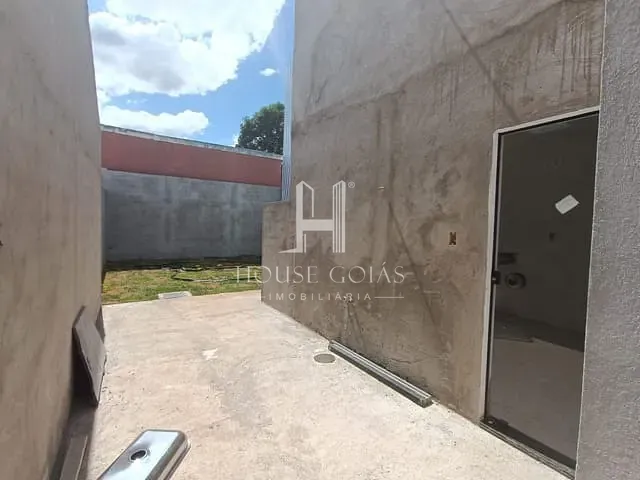 Casa com 180m² 2 quartos e 2 banheiros, à venda, no bairro Setor Comendador Walmor em Aparecida de Goiânia