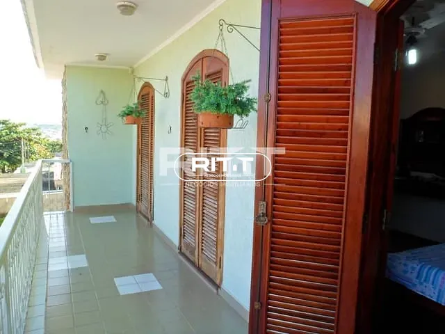 Casa com 300m² 4 quartos e 3 banheiros, à venda, no bairro Jardim Nova Europa em Campinas