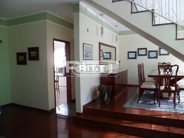 Casa com 300m² 4 quartos e 3 banheiros, à venda, no bairro Jardim Nova Europa em Campinas