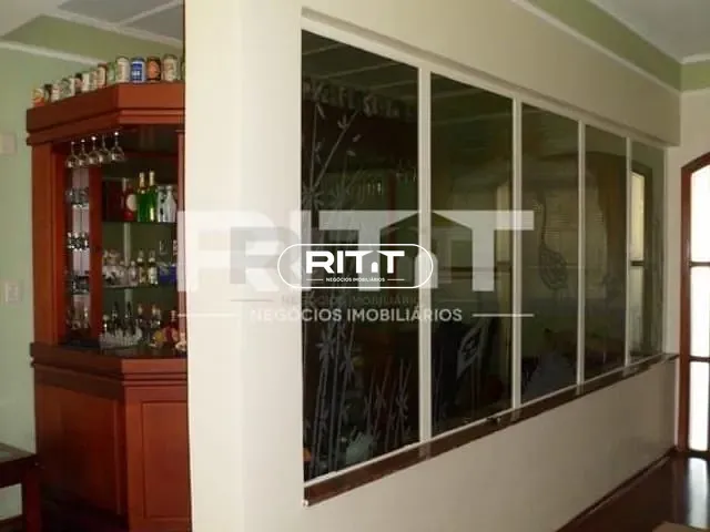 Casa com 300m² 4 quartos e 3 banheiros, à venda, no bairro Jardim Nova Europa em Campinas