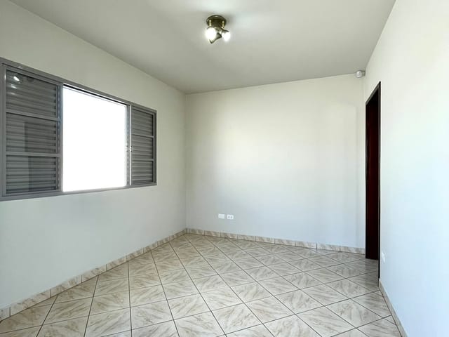Casa com 100m² 4 quartos e 2 banheiros, à venda, no bairro Orfãs em Ponta Grossa