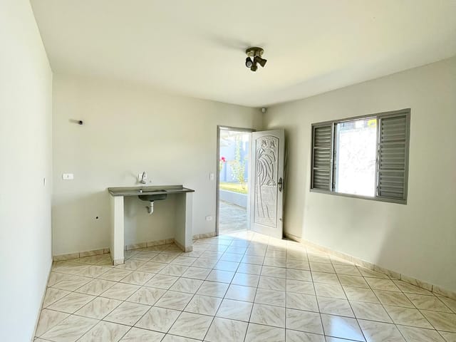 Casa com 100m² 4 quartos e 2 banheiros, à venda, no bairro Orfãs em Ponta Grossa