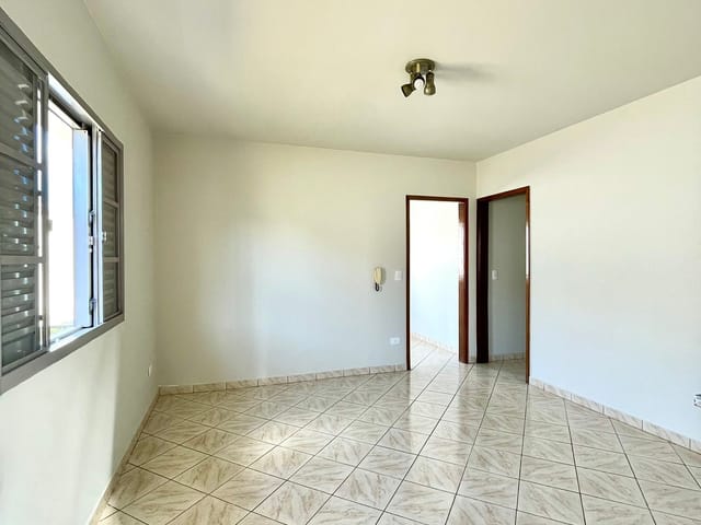 Casa com 100m² 4 quartos e 2 banheiros, à venda, no bairro Orfãs em Ponta Grossa