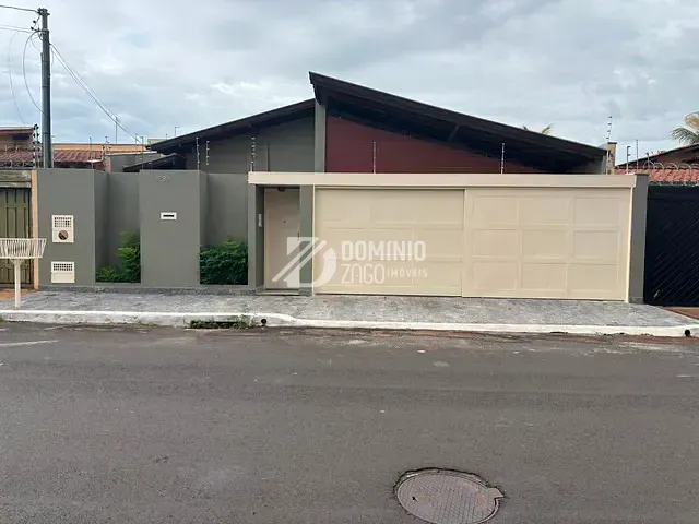 Casa com 312m² 3 quartos e 2 banheiros, para alugar, no bairro Olinda em Uberaba