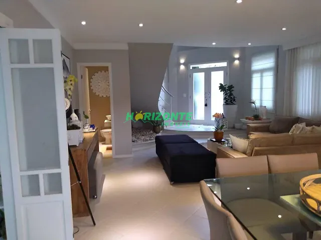 Casa com 405m² 4 quartos e 2 banheiros, à venda ou para alugar, no bairro Urbanova em São José dos Campos