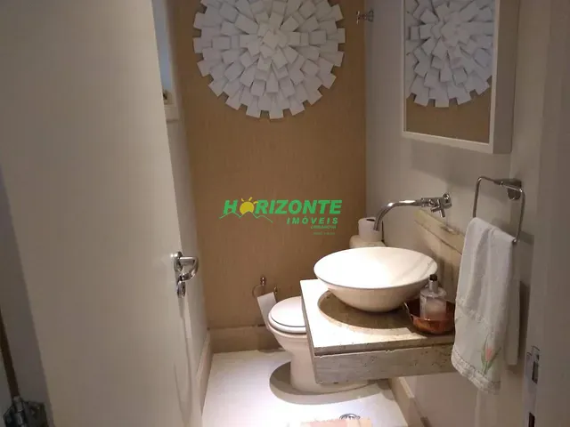 Casa com 405m² 4 quartos e 2 banheiros, à venda ou para alugar, no bairro Urbanova em São José dos Campos