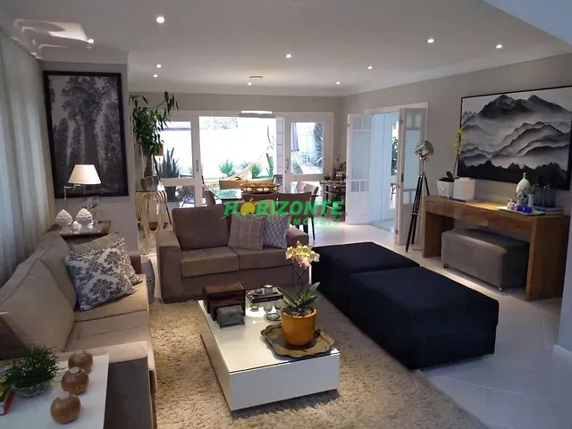 Casa com 405m² 4 quartos e 2 banheiros, à venda ou para alugar, no bairro Urbanova em São José dos Campos