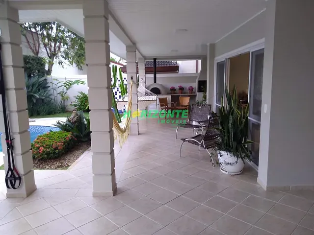 Casa com 405m² 4 quartos e 2 banheiros, à venda ou para alugar, no bairro Urbanova em São José dos Campos