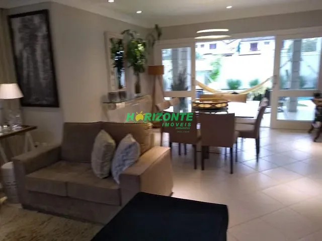 Casa com 405m² 4 quartos e 2 banheiros, à venda ou para alugar, no bairro Urbanova em São José dos Campos