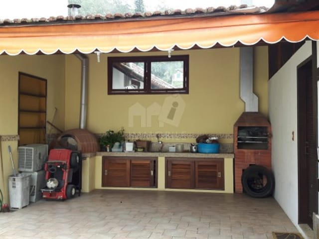 Casa à venda, no bairro Valparaíso em Petrópolis