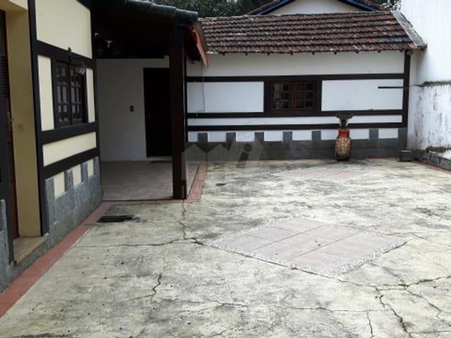 Casa à venda, no bairro Valparaíso em Petrópolis