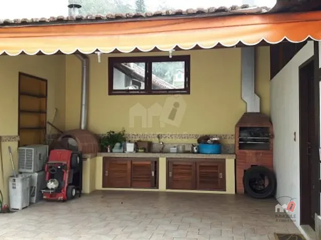 Casa à venda, no bairro Valparaíso em Petrópolis