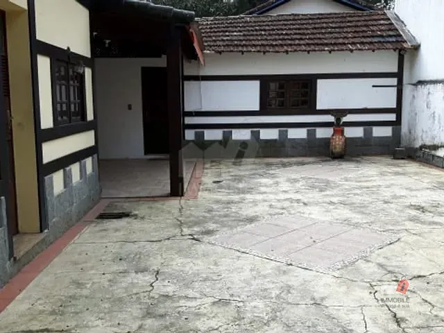 Casa à venda, no bairro Valparaíso em Petrópolis