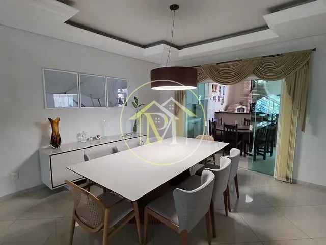 Casa com 330m² 4 quartos e 4 banheiros, à venda, no bairro Aparecidinha em Sorocaba