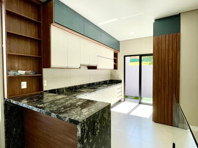 Casa com 185m² 3 quartos e 3 banheiros, à venda, no bairro Contorno em Ponta Grossa