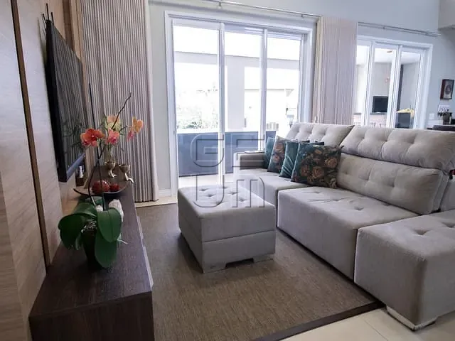 Casa com 1300m², à venda, no bairro Esperança em Londrina