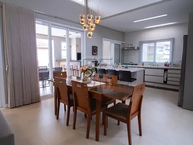 Casa com 1300m², à venda, no bairro Esperança em Londrina