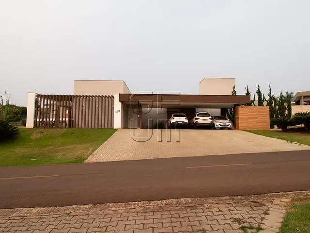 Casa com 1300m², à venda, no bairro Esperança em Londrina