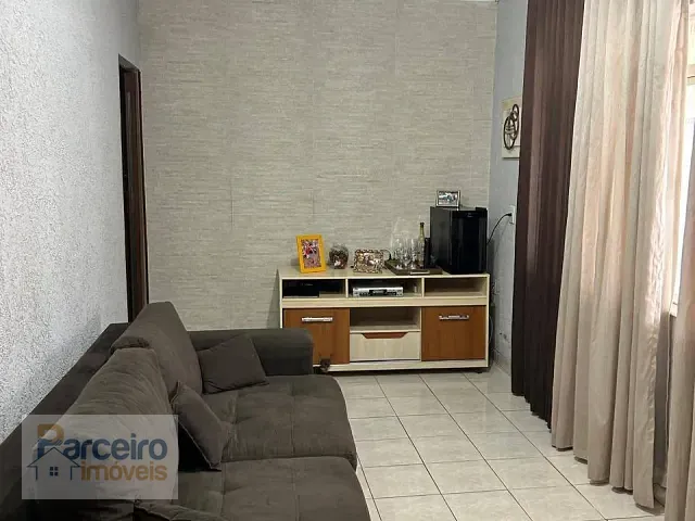 Casa com 246m² 2 quartos e 1 banheiro, à venda, no bairro Jardim Vila Formosa em São Paulo