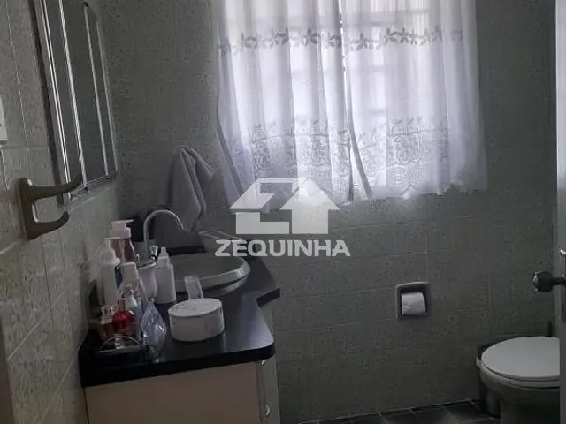 Casa com 251m² 6 quartos e 4 banheiros, à venda, no bairro Vila Campesina em Osasco