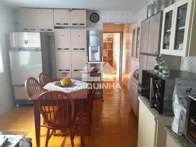 Casa com 251m² 6 quartos e 4 banheiros, à venda, no bairro Vila Campesina em Osasco