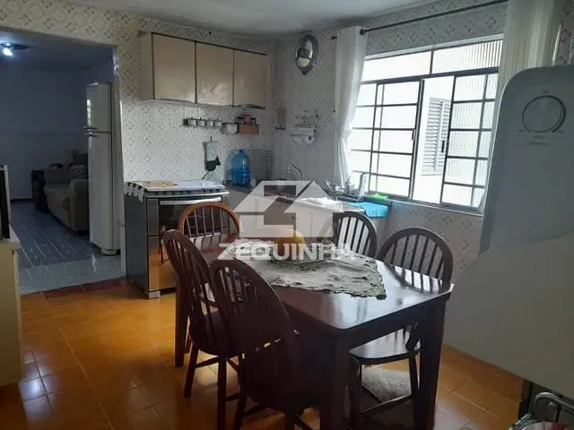 Casa com 251m² 6 quartos e 4 banheiros, à venda, no bairro Vila Campesina em Osasco