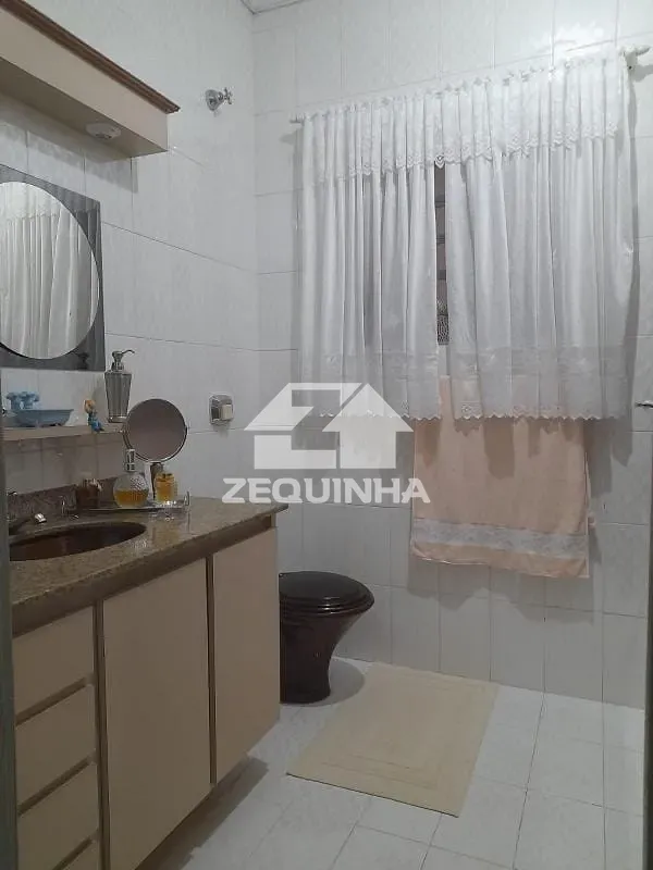 Casa, 6 quartos, 253 m² - Foto 9