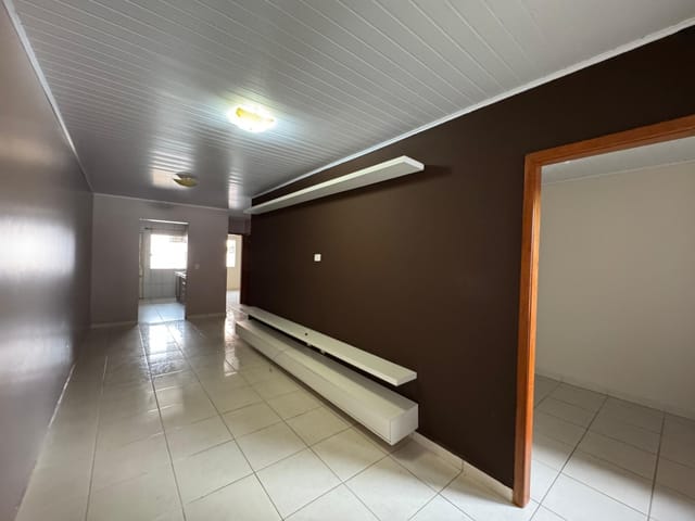 Casa 3 quartos e 1 banheiro, à venda, no bairro Contorno em Ponta Grossa