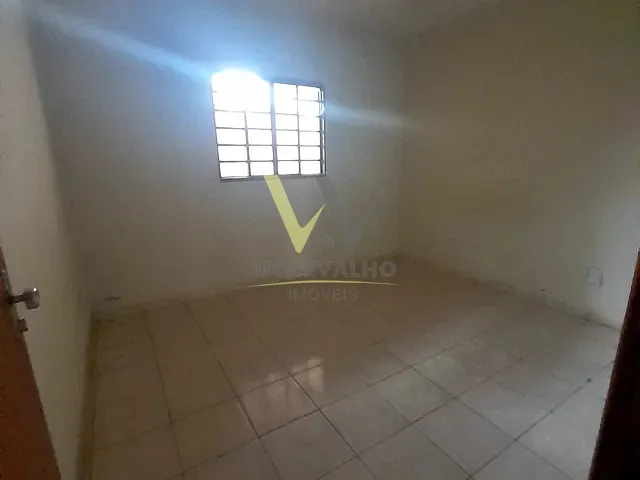 Casa com 270m² 3 quartos e 2 banheiros, à venda, no bairro Alvorada em Anápolis