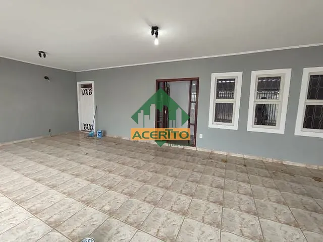 Casa com 308m² 4 quartos e 3 banheiros, à venda, no bairro Novo Paraíso em Araçatuba