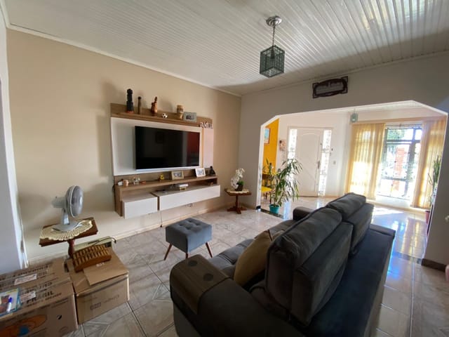 Casa com 390m² 3 quartos e 2 banheiros, à venda, no bairro Boa Vista em Ponta Grossa